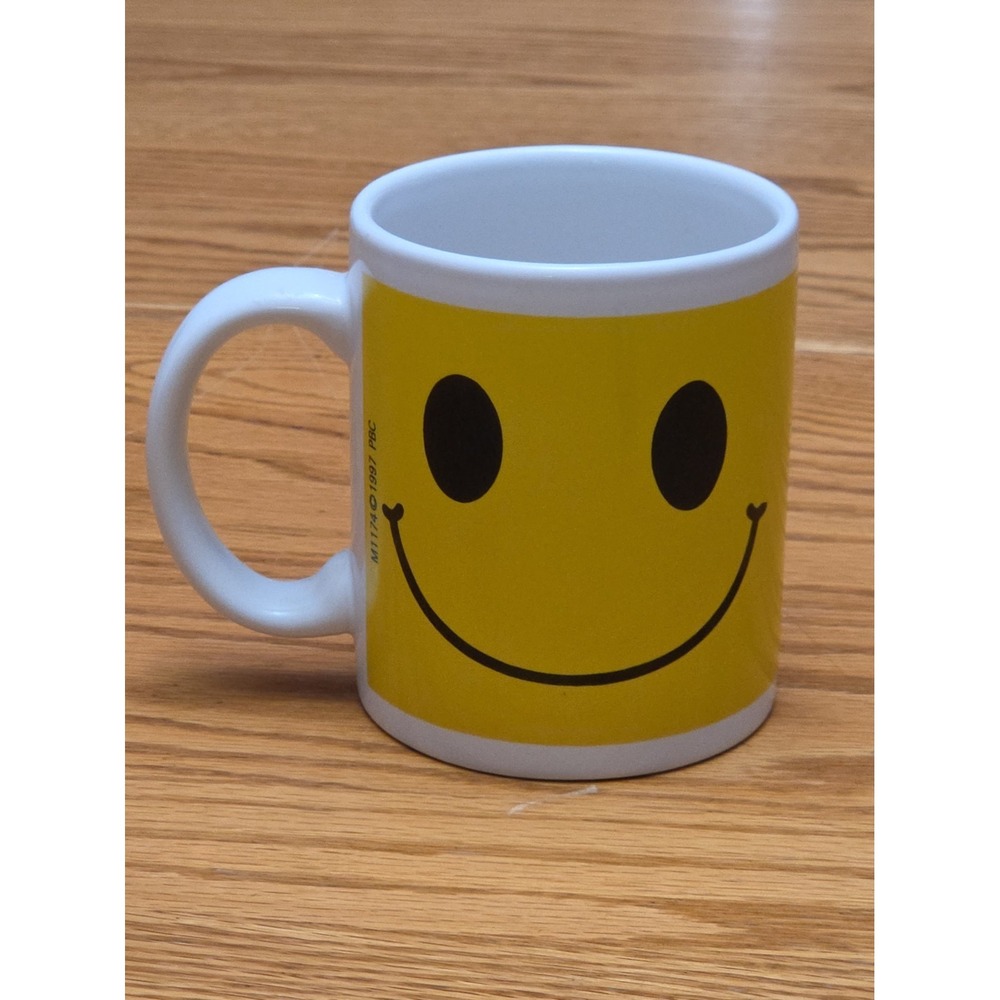 Vintage Yellow Smiley Face Happy Mug Coffee Cup Ceramic White 1997